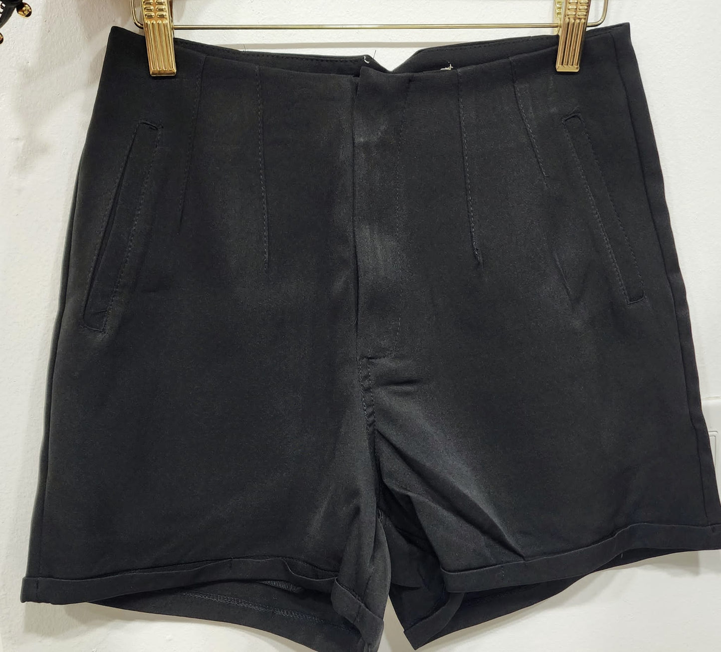 BLACK SHORT